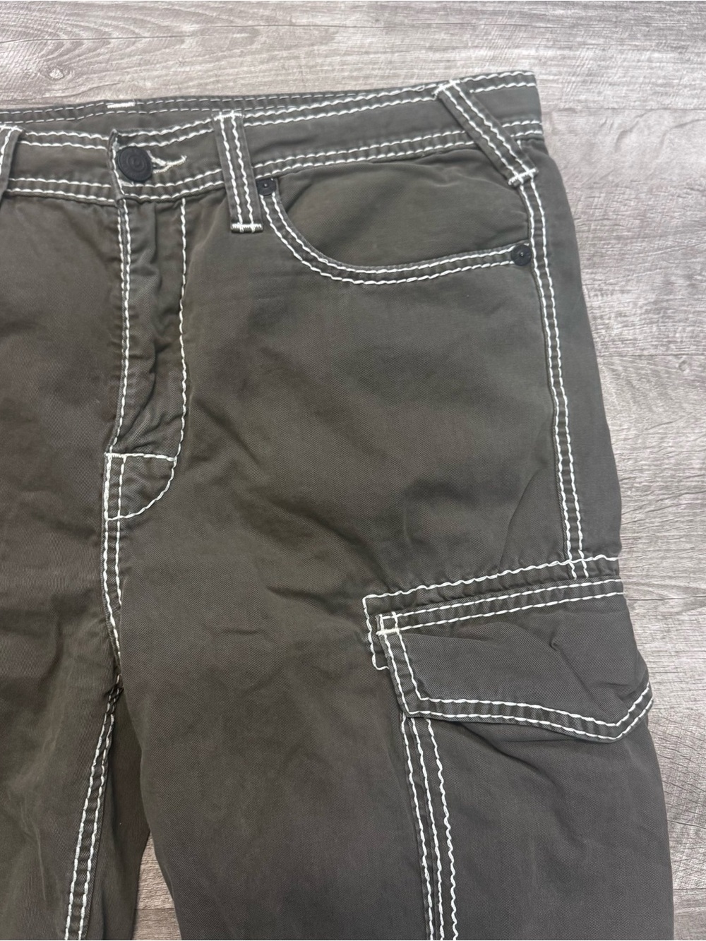 True Religion Cargo Shorts Thick Stich Olive Green Mens Sz. 33 - Picture 4 of 12